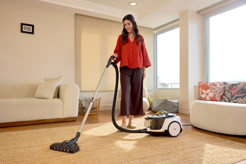 Karcher VCC 6 Cyclonex Dualcontrol BW 800 W Toz Torbasız Elektrikli Süpürge